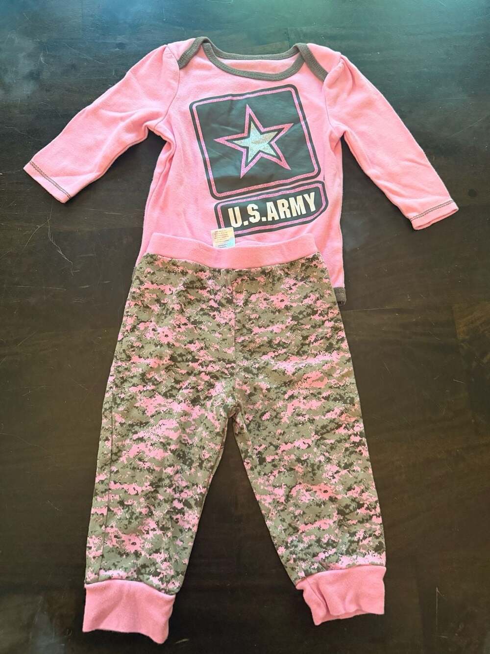 U.S. Army Brand Girls 2-Piece Long Sleeve Bodysuit and Pants Set Size 6-9M